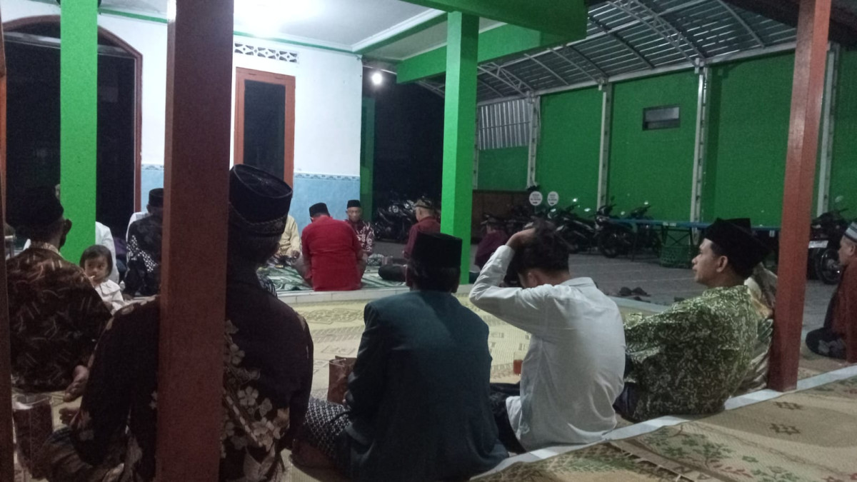 Pengajian dan mujahadah Nglarangf Malangrejo