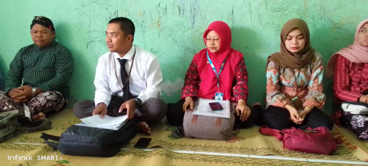 Kunjungan rumah oleh dinsos kerumah pak Endro prasetyo RT 3 survey dalam rangka melengkapi persyaratan adopsi anak di gebang Jetis wedomartani