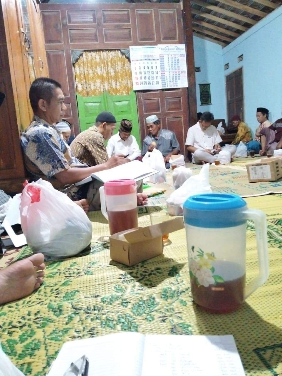 Kegiatan pertemuan bapak bapak RT 05 malam rebo Wage dirumah BpK Riyanto gebang Jetis wedomartani