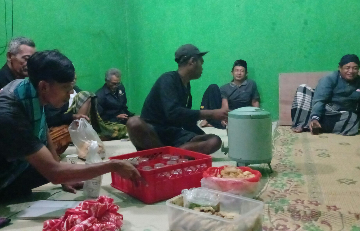 Ngepos ronda bapak bapak rt 04 saren