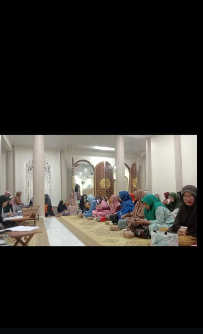 Pengajian rutin malam jumat ibu2 warga krajan