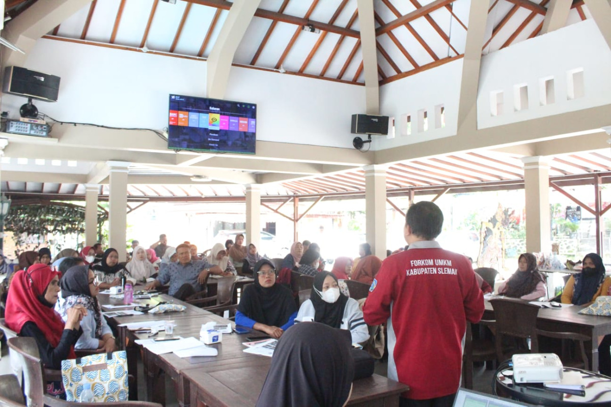 Workshop komunikasi UMKM hari k 2 wedomartani yg di ikuti oleh warga krajan