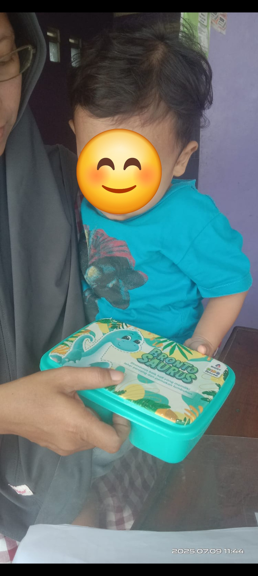 Pendistribusian PMT Lokal Pada Balita RT 04 di Padukuhan Pokoh