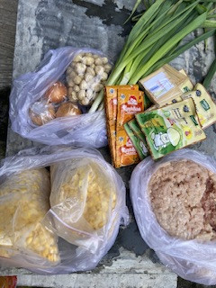 Menyuplai bahan mentah PMT lokal oleh kader Sanggrahan