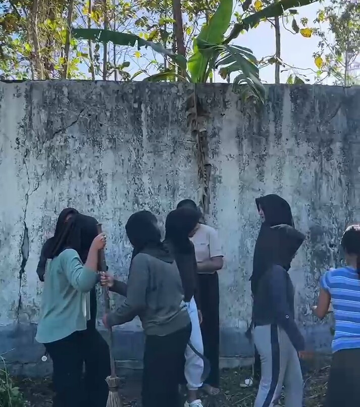 Jalan nya gotongroyong