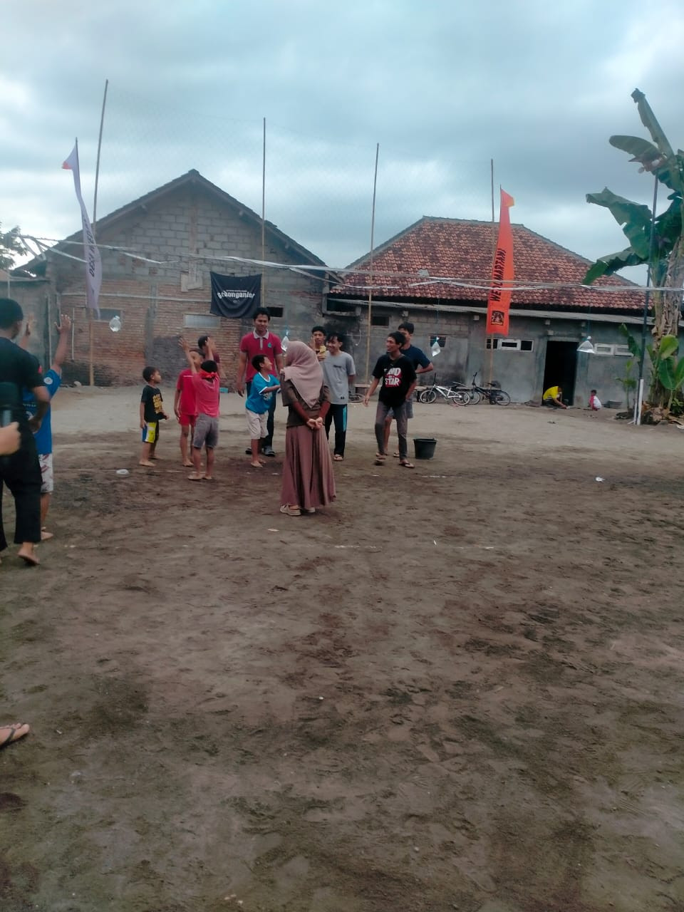 Lomba anak2 pecah air warga gedongan lor