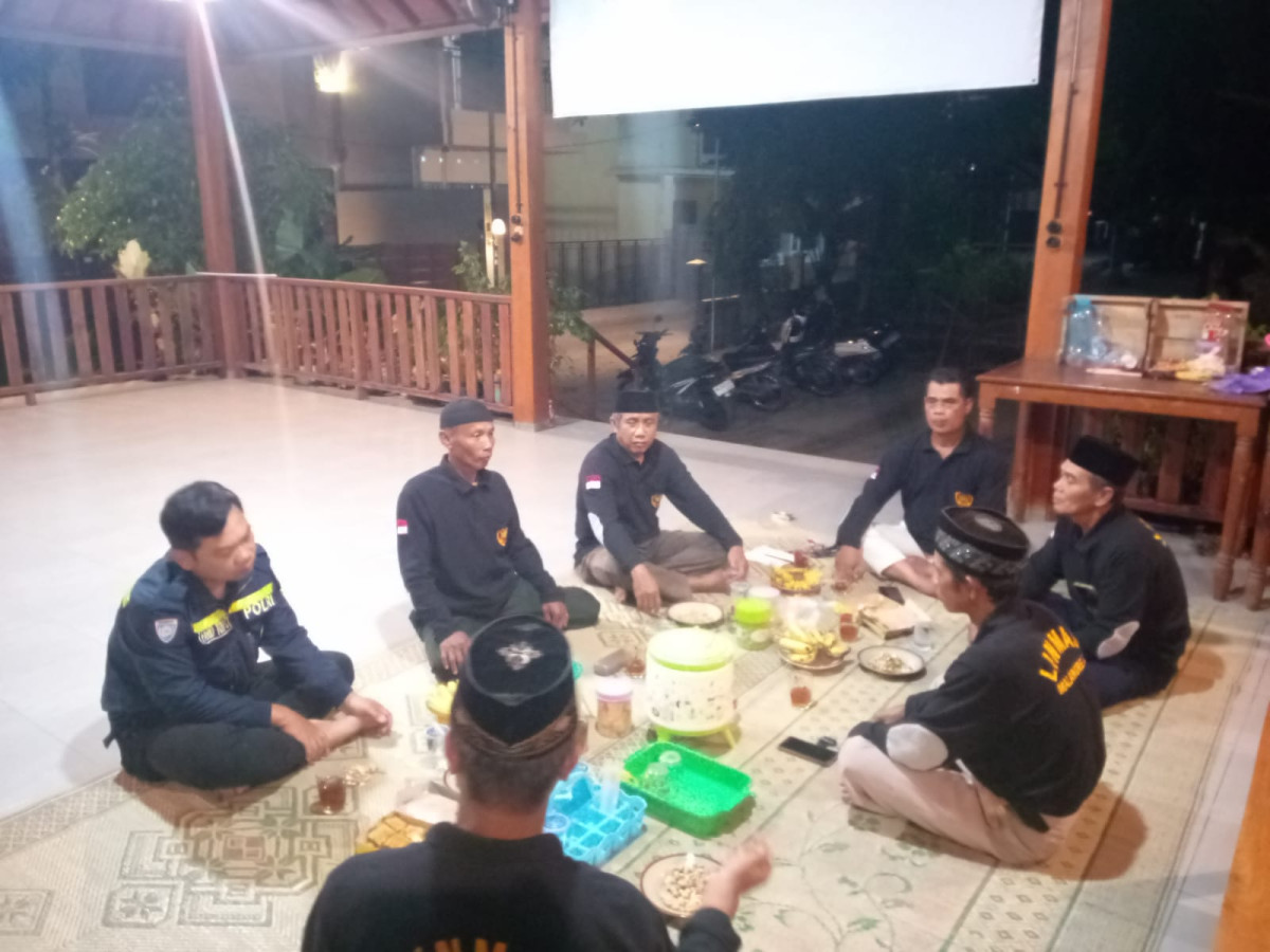 Pertemuan perdana Linmas padukuhan Malangrejo