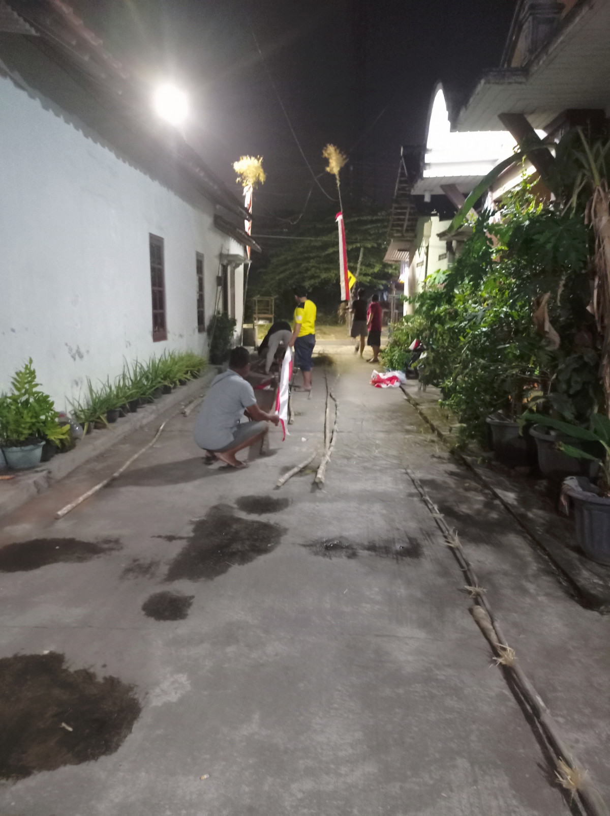 Kerja bakti pasang Bendara/umbul2 dusun Babadan