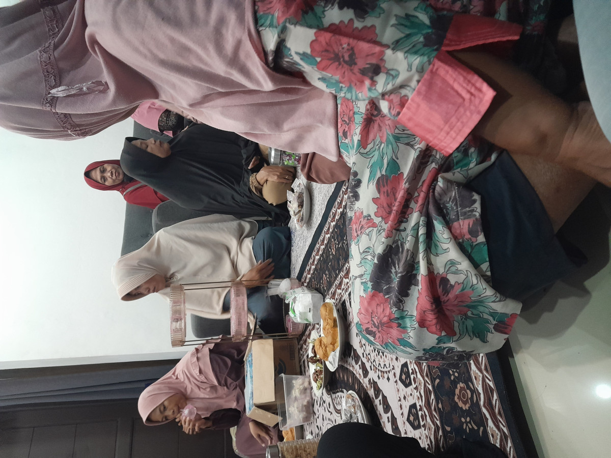 Qurmat umrah oleh warga Ibu2 rombongan pengajian warga krajan