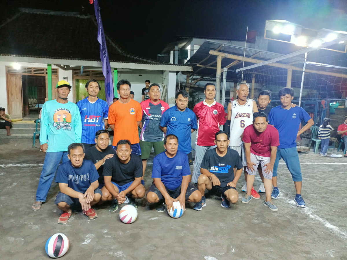Perlombaan voly Bapak2  antar Rt padukuhan Krajan