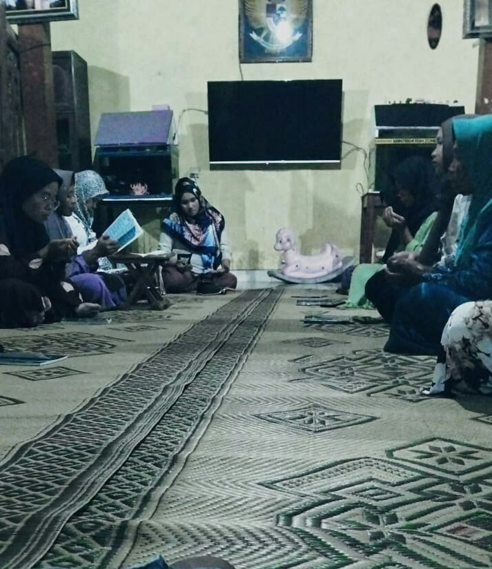 Rutinan Yasinnan ibu ibu rt 05/rw 13 saren