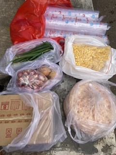 Menyuplai bahan mentah PMT lokal oleh kader Sanggrahan