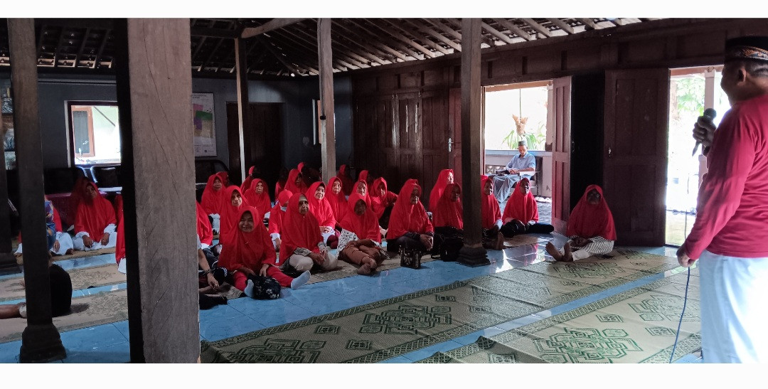 Penyuluhan Kesehatan Tentang Hipertensi Oleh Kader Lansia Padukuhan Pokoh