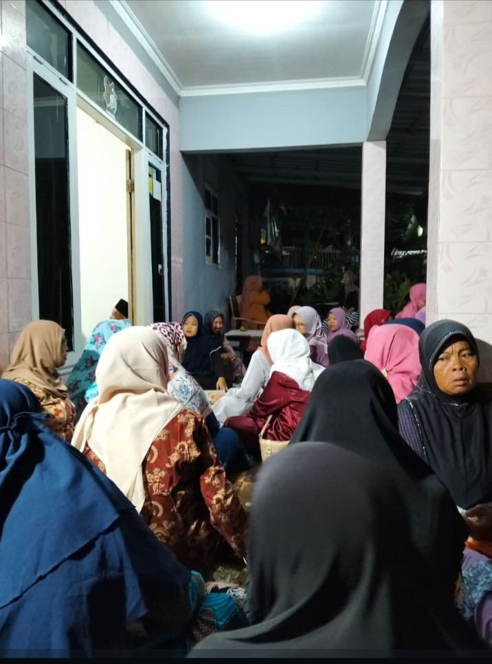 Amalan yasinan bpk2 ibu2 rw 02 warga gedongan lod