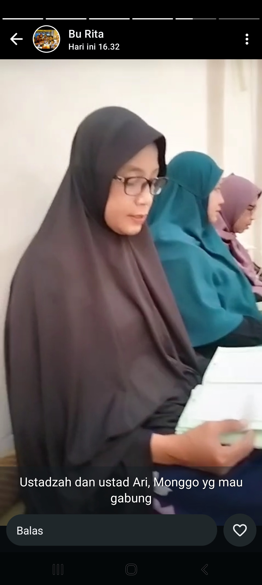 Belajar metode Tahsin Klmpok pengajian Ibu2 warga Krajan