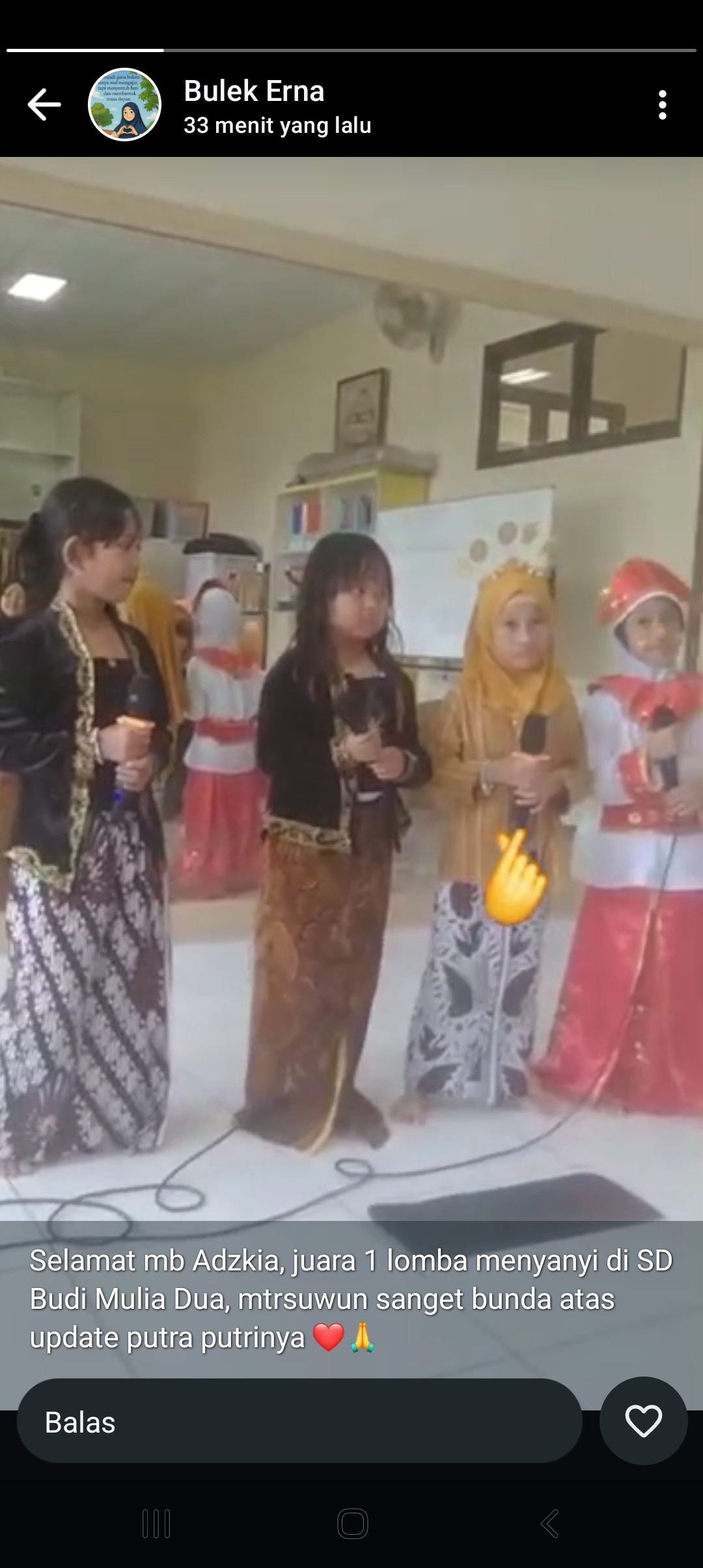 Lomba menyanyi yg di ikuti oleh siswi TK insan mulia dua krajan