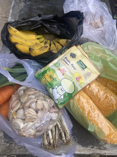 Menyuplai bahan mentah PMT lokal oleh kader Sanggrahan