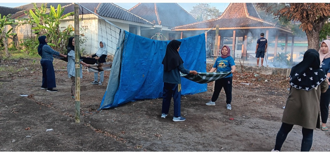 Latihan Voli Air RT 02 Untuk Persiapan Lomba 17an Padukuhan Pokoh