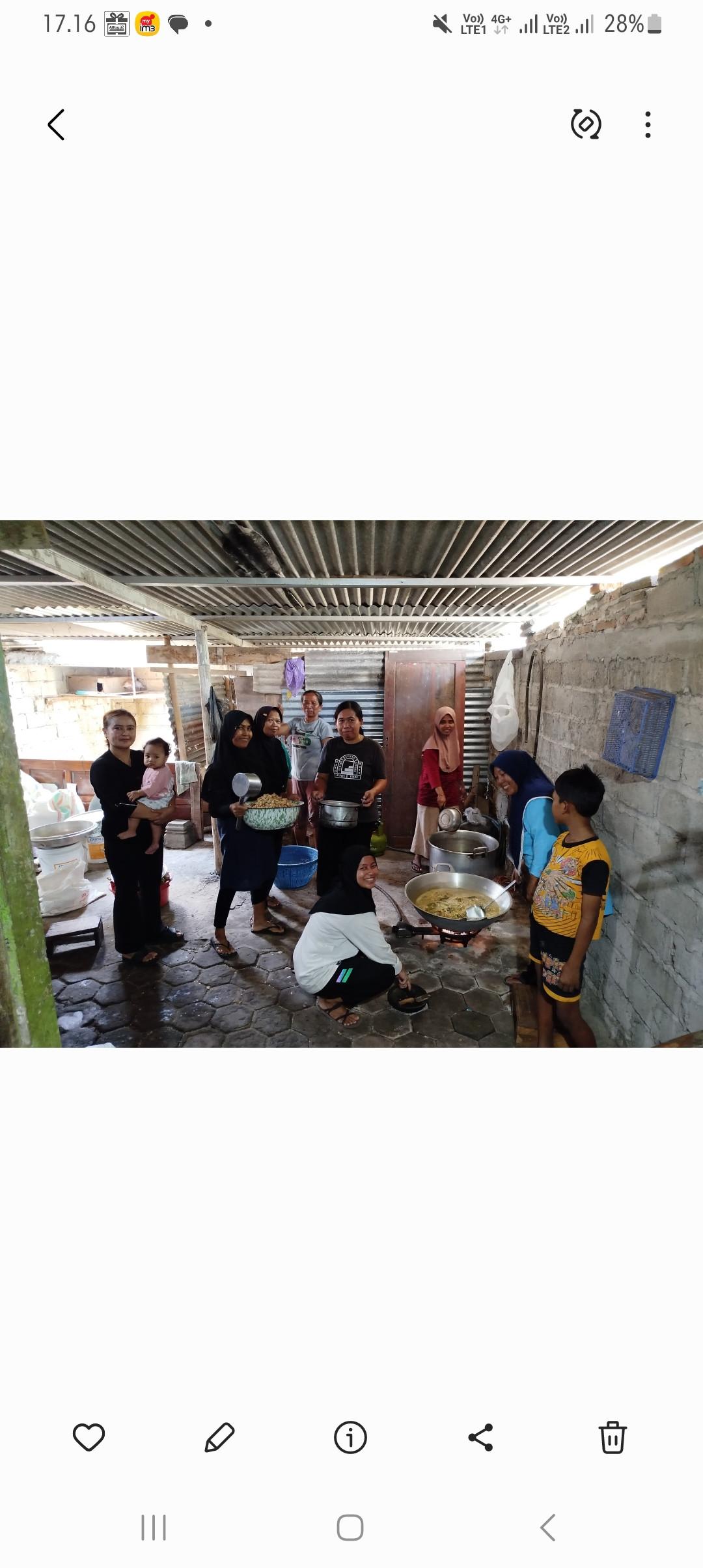 Penyediaan Konsumsi Malam Tirakatan Memperingati Hari Kemerdekaan RI Oleh RT 02 Pokoh