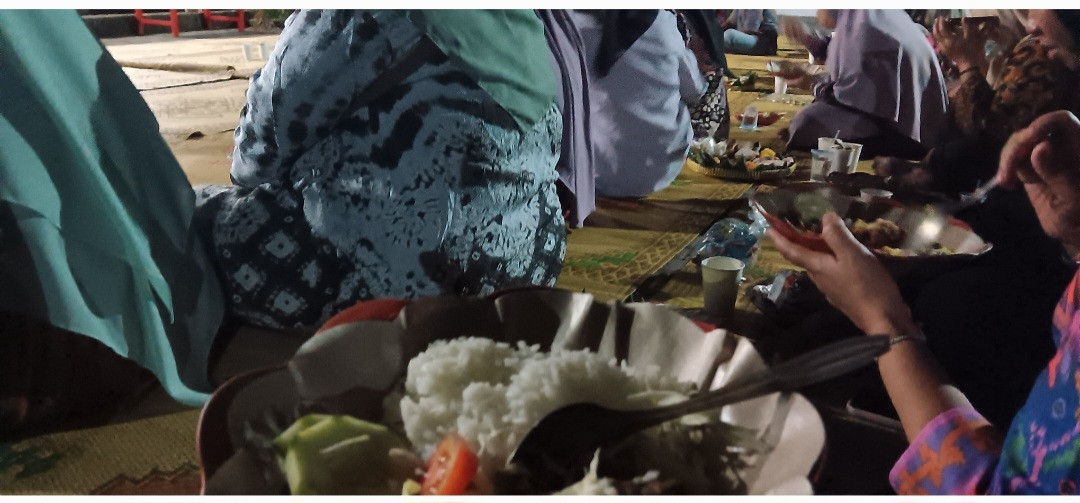 Makan Malam Bersama Warga RT 02 Pokoh