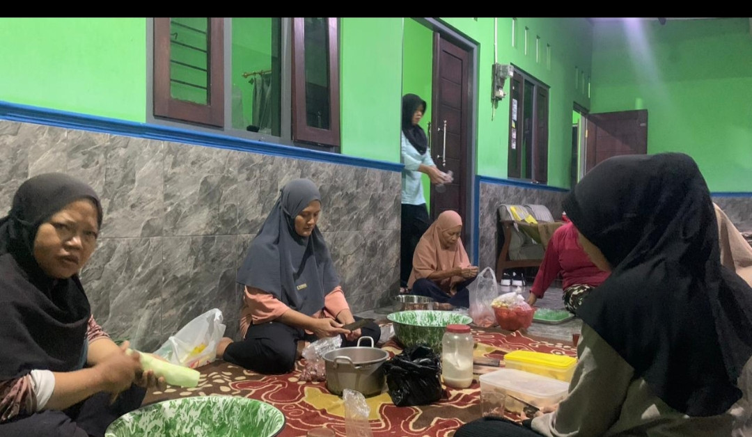 Rewang dalam rangka tasyakuran di rumah BPK adi pournomo RT 3 RW 44 gebang Jetis wedomartani