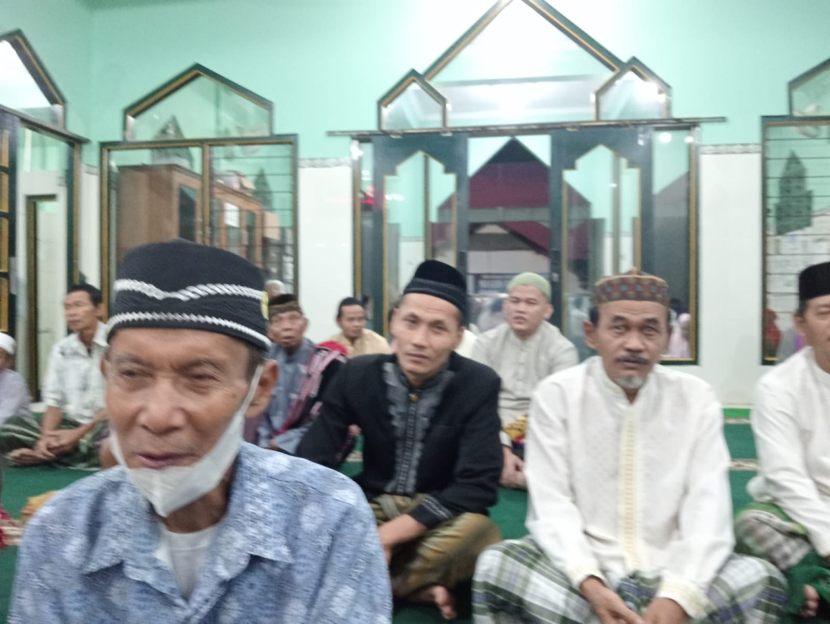 Pengajian rutin setiap ahad pagi di masjid Baitul makmur gebang jetis wedomartani