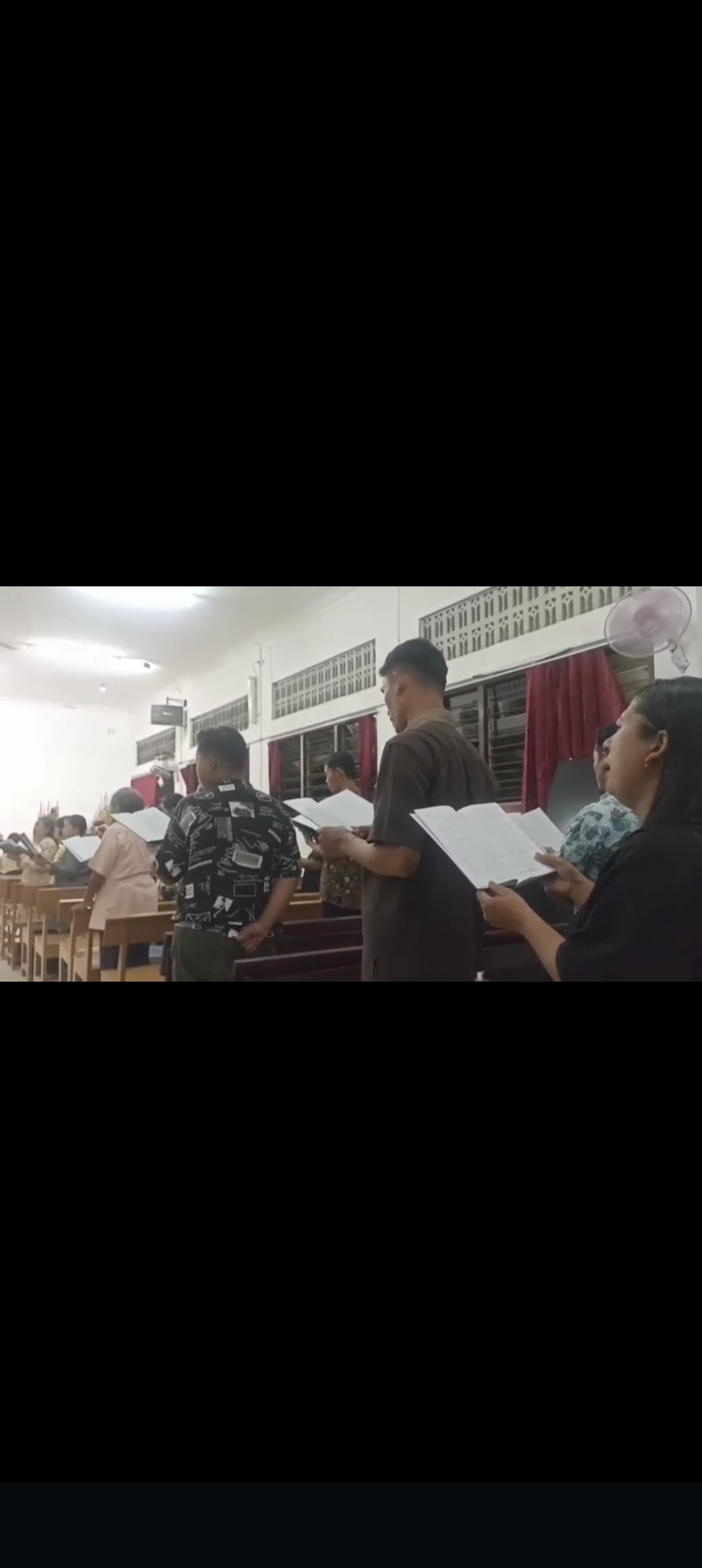 Kegiatan ibadah oleh jemaat gereja Jetis wedomartani