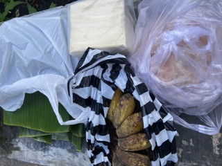 Menyuplai bahan mentah PMT lokal oleh kader Sanggrahan