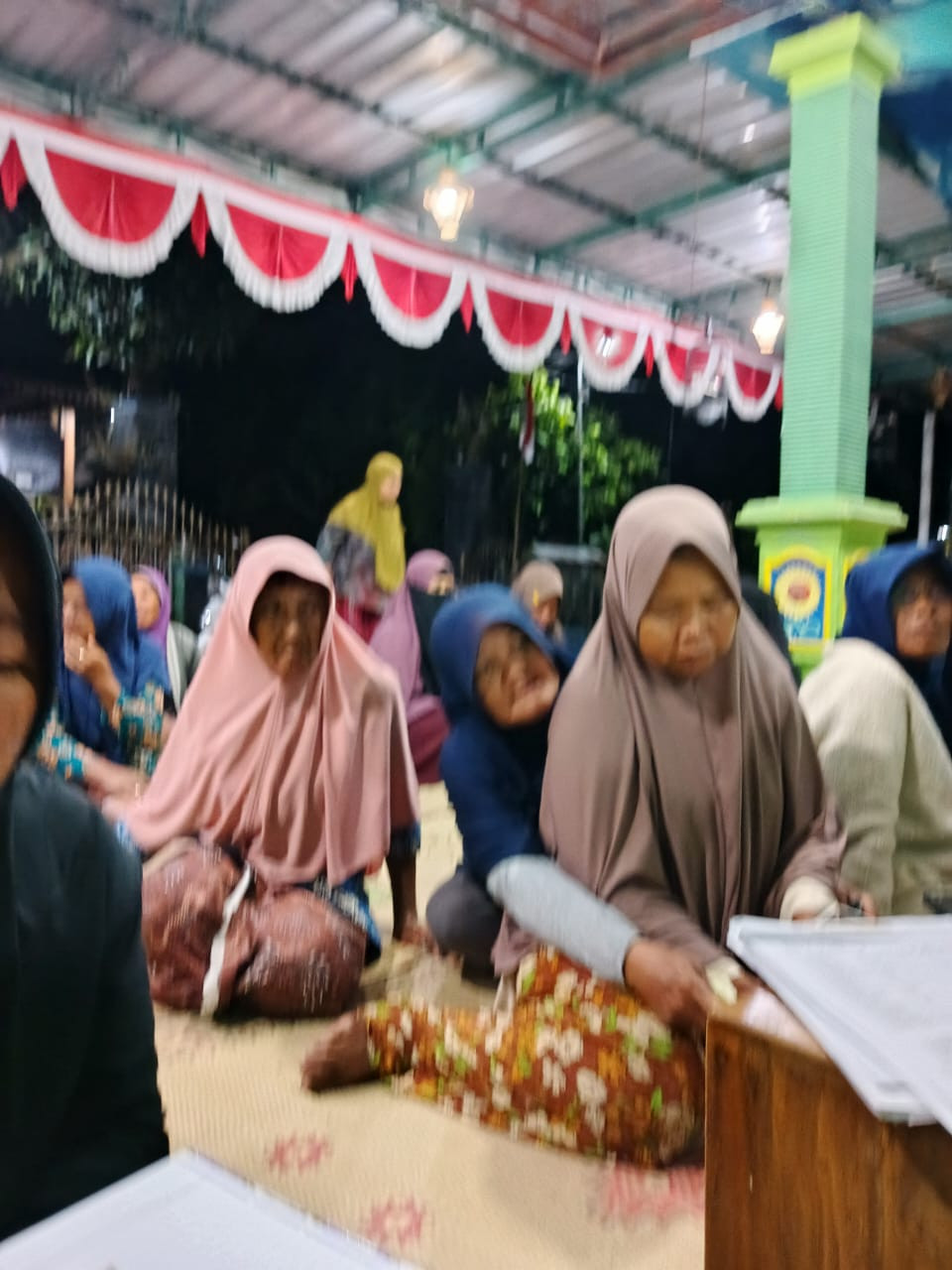 Arisan ibu2 pkk warga gedongan lor