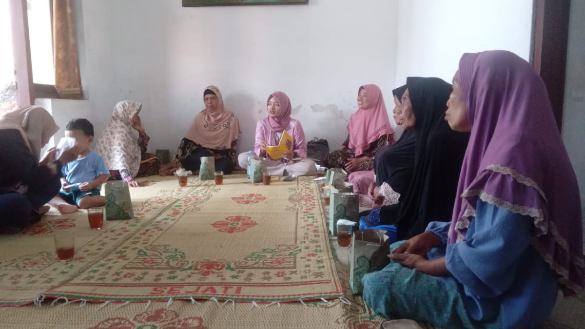 Pertemuan rutin kelompok PKH padukuhan Tegalsari