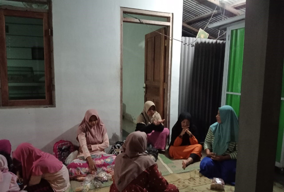 Yasinan Ibu2 Rutin Malam Jumat di Padukuhan Ceper