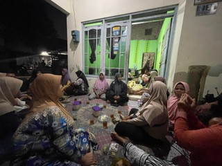 Pertemuan ibu ibu RT 03 Karangasem Sanggrahan