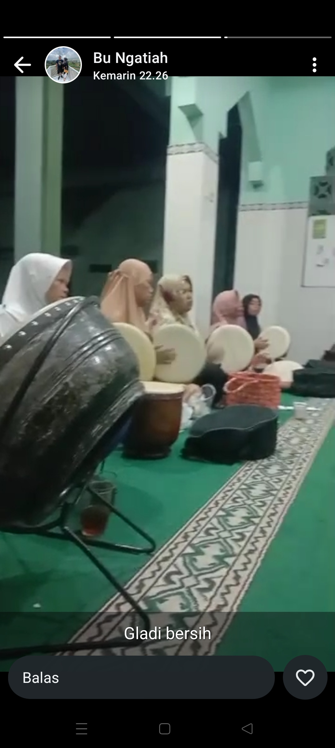 Kegiatan latihan Hadroh untuk pengajian Akbar di gebang Jetis wedomartani