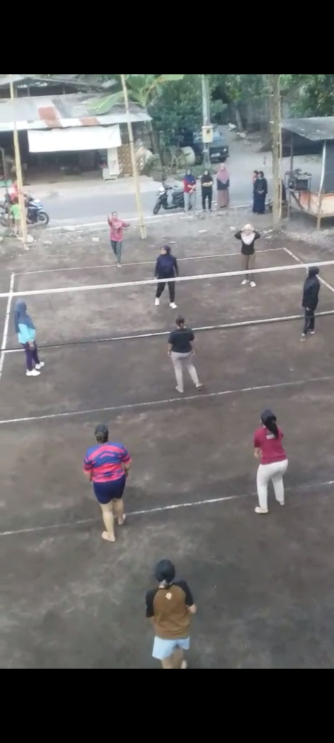 Voli bersama ibu2 RW 51 terung padukuhan krandon