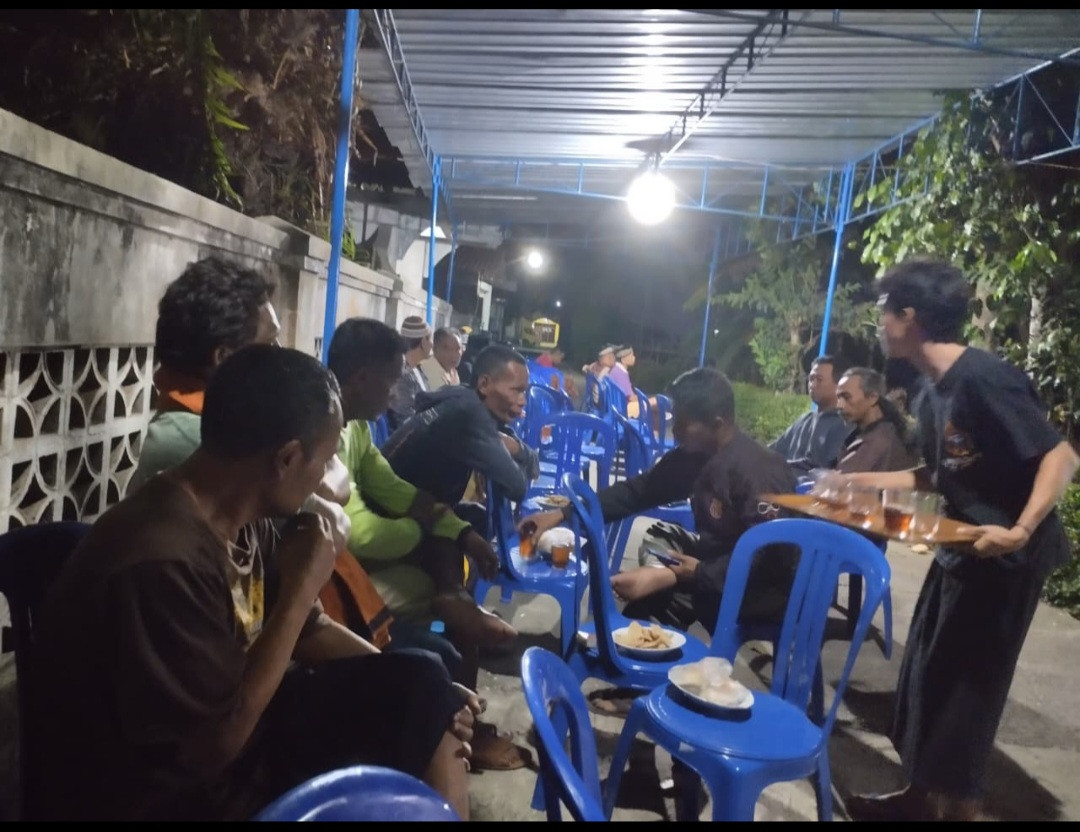 Tugur Sripah Warga RT 05 Oleh Warga RT 02 Pokoh