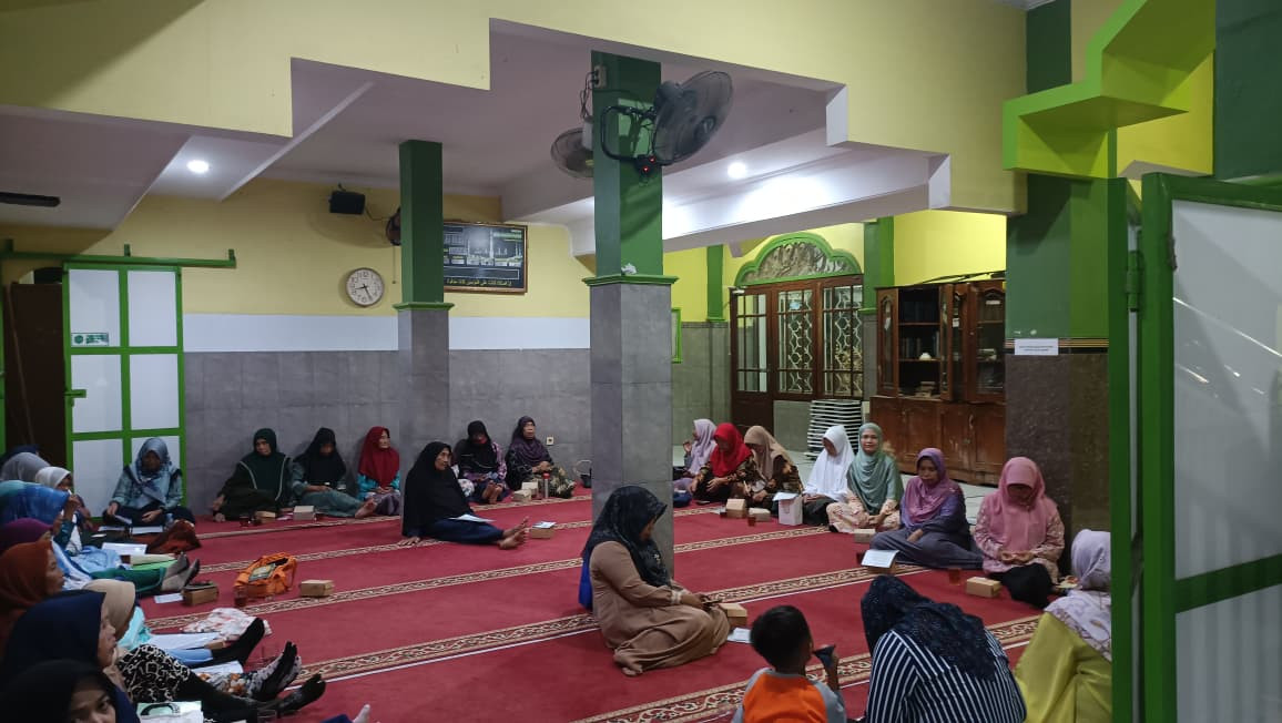Kegiatan pengajian bapak ibu RT 02 dan RT 04 Malangrejo