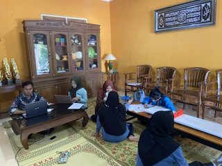 Cek gula darah bagi ibu balita & kader Sanggrahan