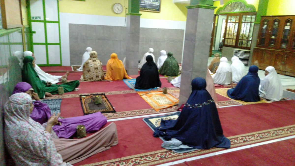 Pengajian Ahad pagi masjid Ar Rohmah Malangrejo