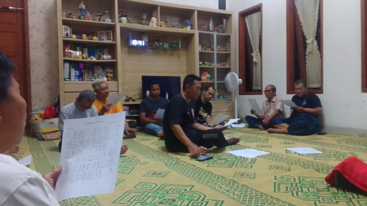 Latihan koor Dusun Babadan