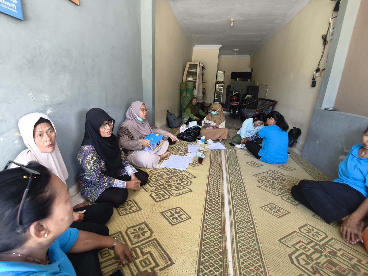 Pengecekan gula darah di dusun Babadan