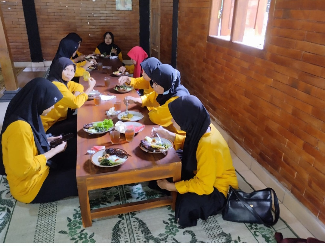 Makan Siang Bersama Kader Kesehatan Padukuhan Pokoh