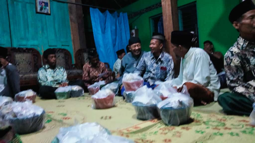 Among-among sepasaran bayi lahir padukuhan tonggalan