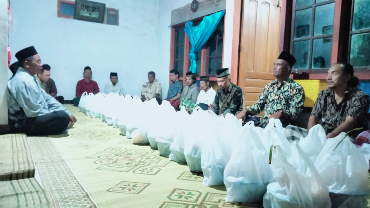 Kenduri sepasaran manten padukuhan Tonggalan