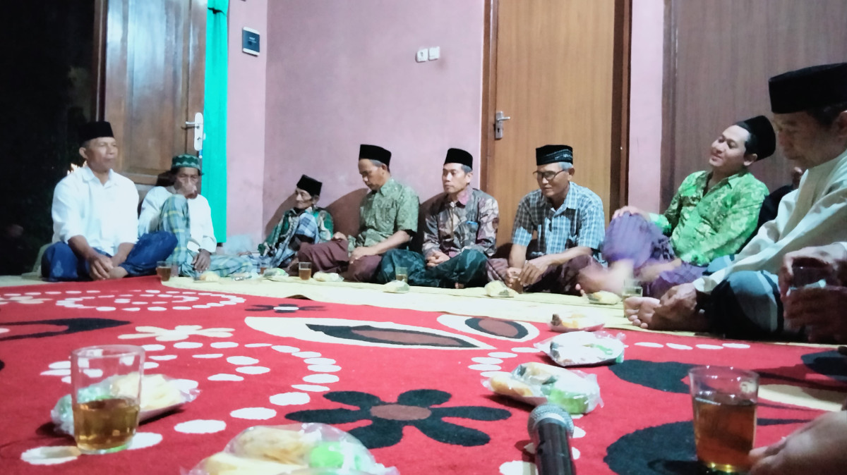 Tahlil peringatan 2 tahun orang meninggal padukuhan Tonggalan