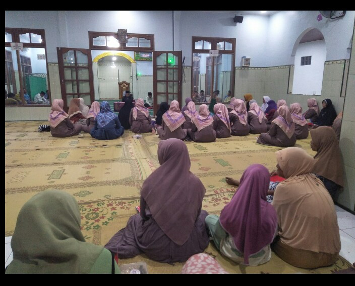 Pengajian malam selasa legi saren