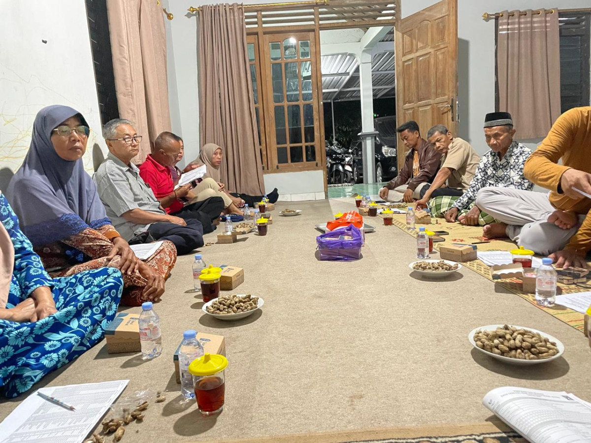 Musyawarah Padukuhan tentang data kemiskinan 2025 di Padukuhan Blotan