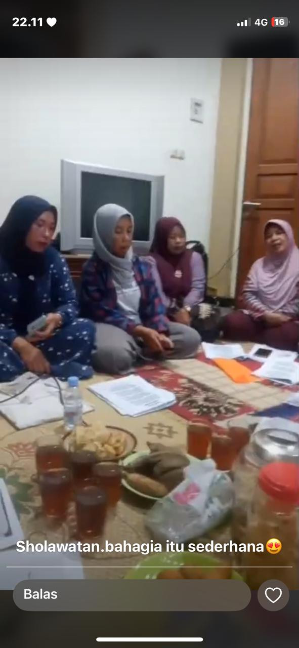 Latihan Sholawat ibu ibu RT 01 di Padukuhan Blotan