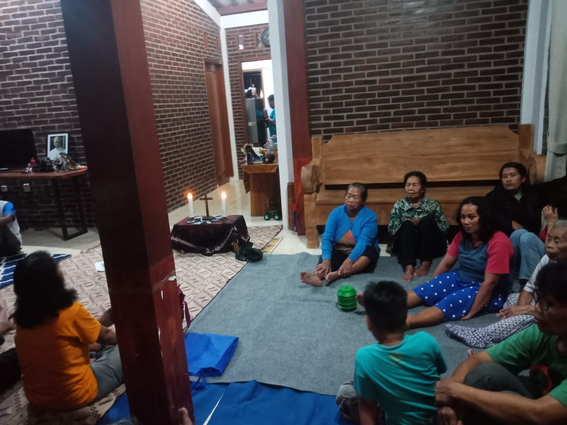 Rosario umat katolik sawahan kidul