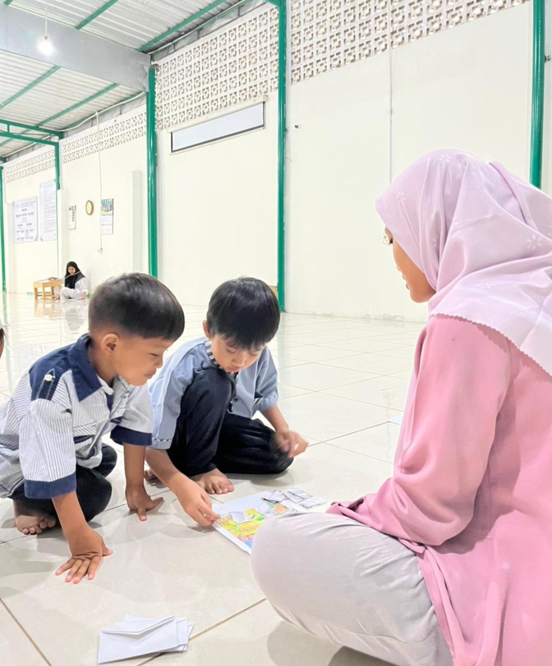 Lomba Menyusun Puzzle TPQ Al-Amin Pokoh