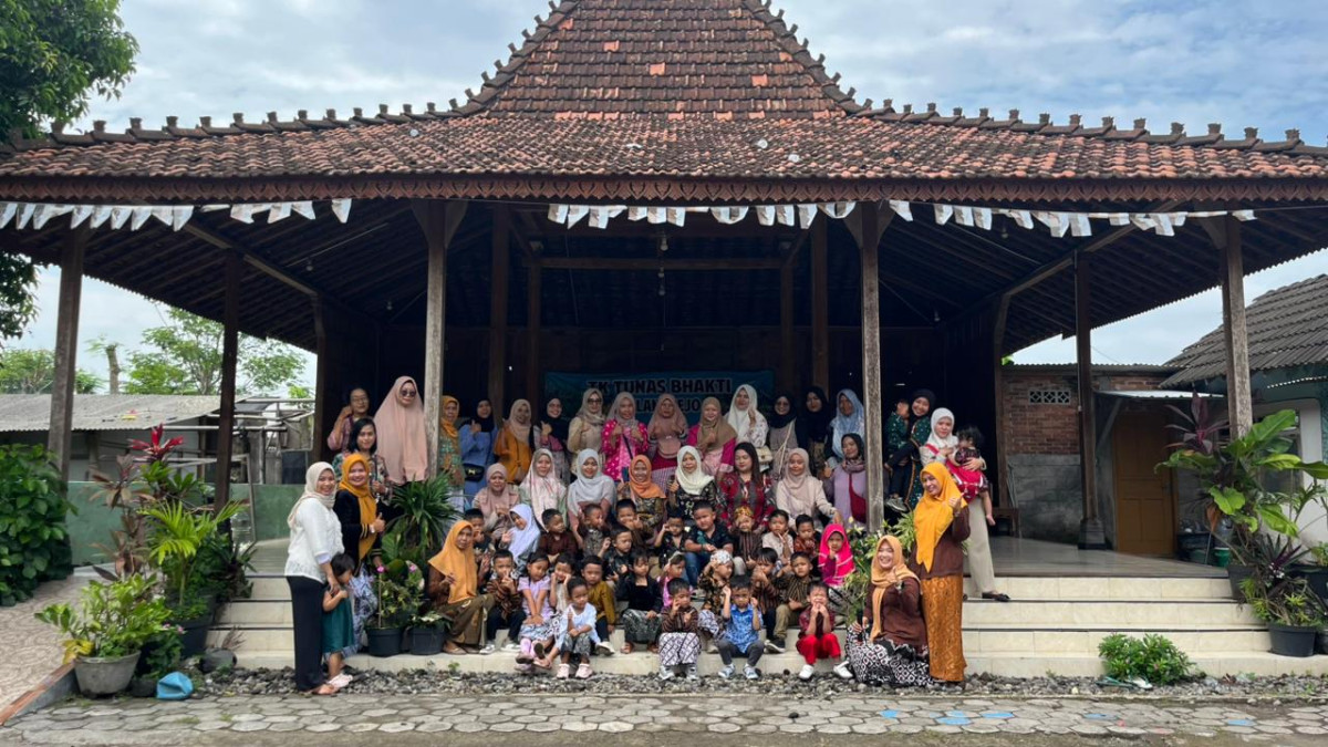 Foto bersama slesai kegiatan